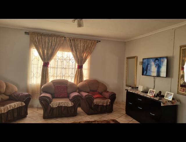 3 BEDROOM HOUSE FOR SALE IN FERNWOOD